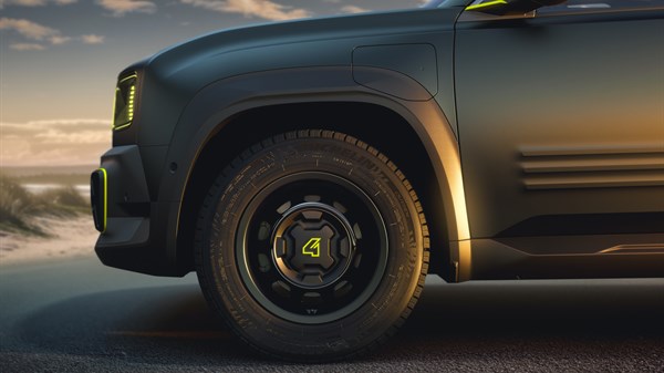 jantes cerclées - R4 flower power concept - Renault